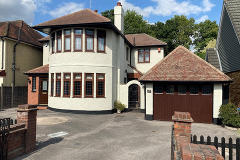 4 bedroom detached house for sale - Budebury Road, Staines-upon-Thames, Surrey, TW18