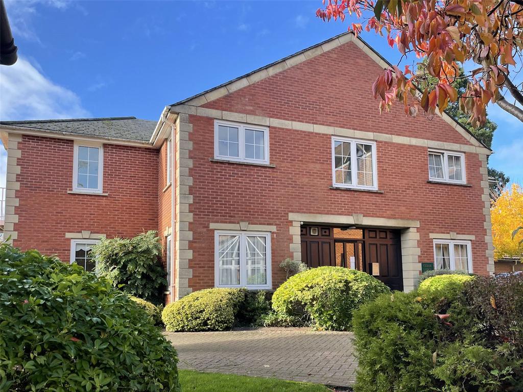 Hartley Wintney RG27 1 bed apartment for sale £195,000