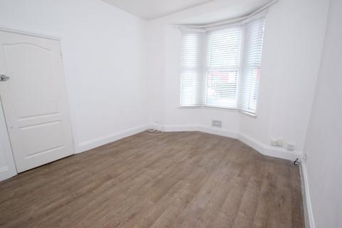 49a Queens Road, Southend-on-sea, SS1 1LT
