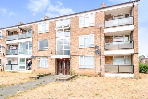 Langley - 2 bedroom flat for sale