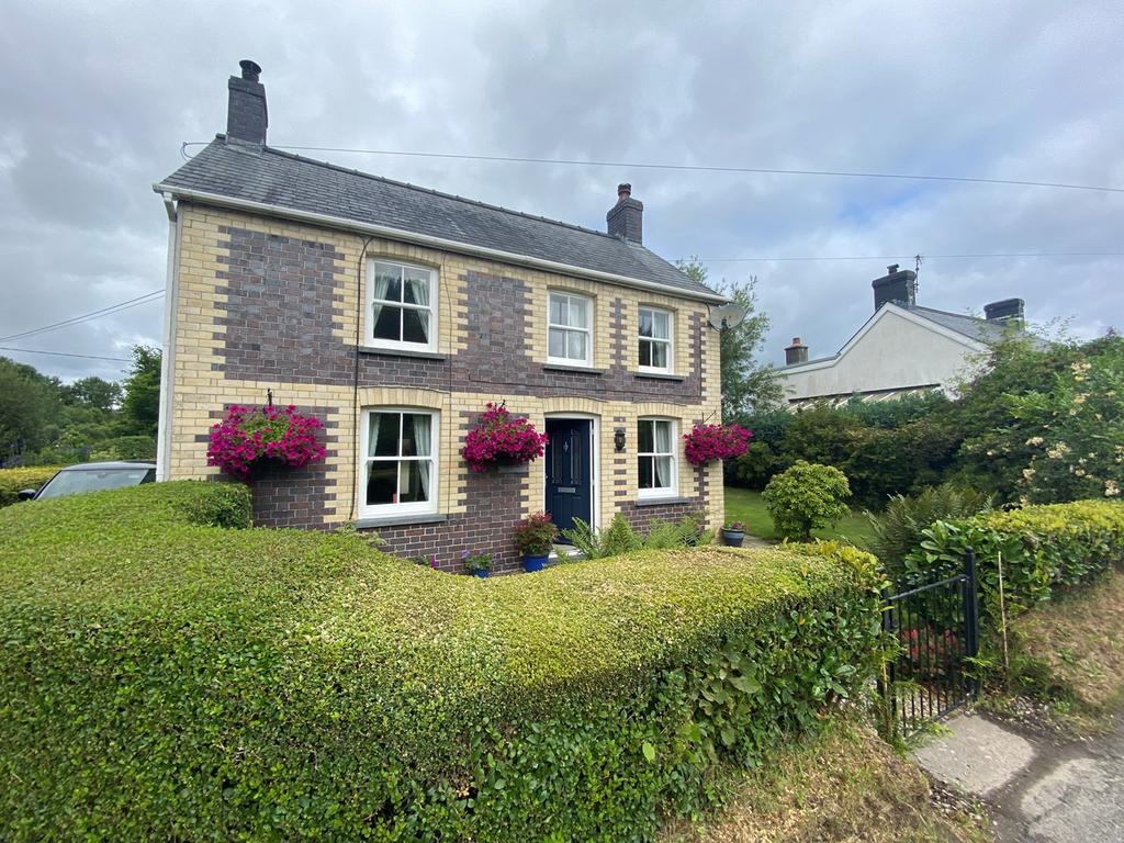 Tynreithyn, Tregaron, SY25 3 bed detached house - £299,950