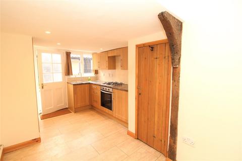 2 bedroom end of terrace house to rent, High Street, CM4