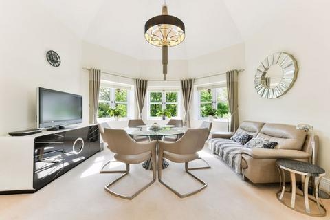 2 bedroom penthouse for sale, Tadworth