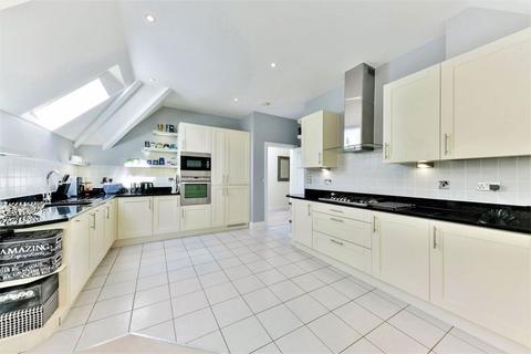 2 bedroom penthouse for sale, Tadworth