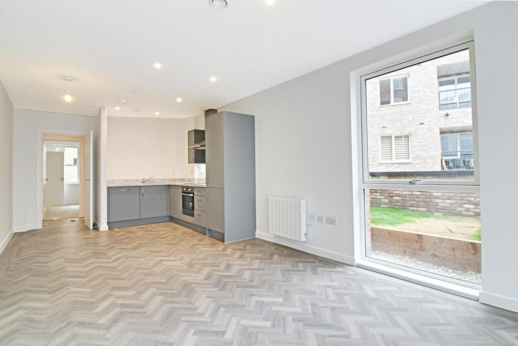 Station Road, Stortford, CM23 2 bed apartment £1,350 pcm (£