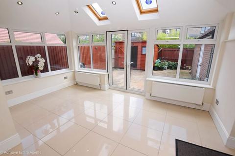 3 bedroom semi-detached house to rent, Sandiacre, West Timperley, Timperley, Altrincham, WA14