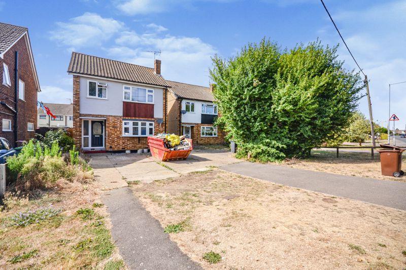 Southend Road, StanfordLeHope 3 bed detached house £450,000