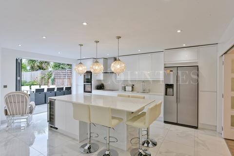 402 Mutton Lane, Potters Bar, EN6 3AT