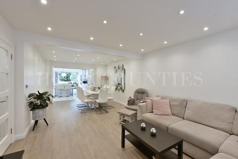 402 Mutton Lane, Potters Bar, EN6 3AT