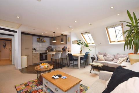 2 bedroom flat for sale, Fisherton Street, Salisbury                                                                         *VIDEO TOUR*