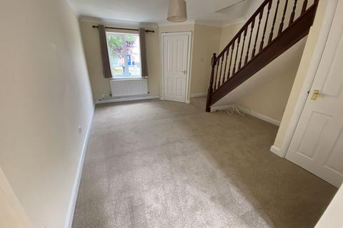 2 bedroom semi-detached house to rent, Harvest Close, Bristol