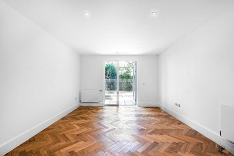 Flat 1, 8 Malling Close, Croydon, CR0 7YD