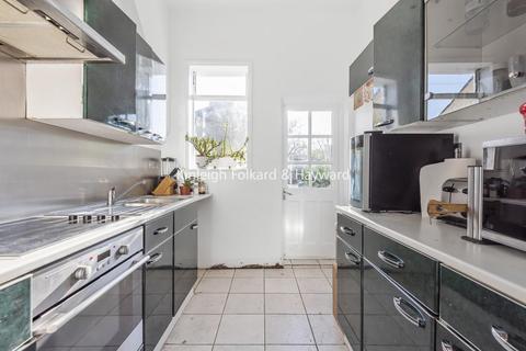 121 Dowanhill Road, London, SE6 1BX