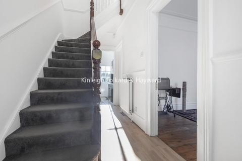 121 Dowanhill Road, London, SE6 1BX