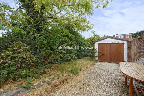 15 Elmstead Avenue, Chislehurst, BR7 6EF