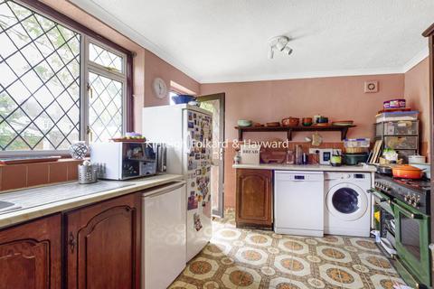 15 Elmstead Avenue, Chislehurst, BR7 6EF