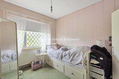 15 Elmstead Avenue, Chislehurst, BR7 6EF