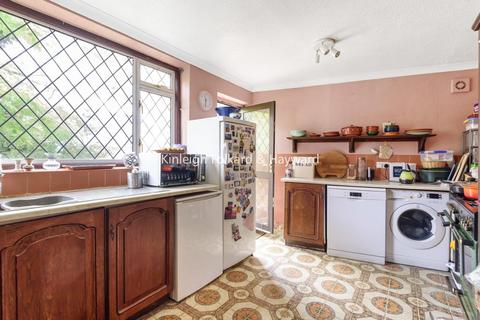 15 Elmstead Avenue, Chislehurst, BR7 6EF