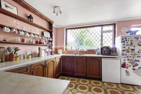 15 Elmstead Avenue, Chislehurst, BR7 6EF