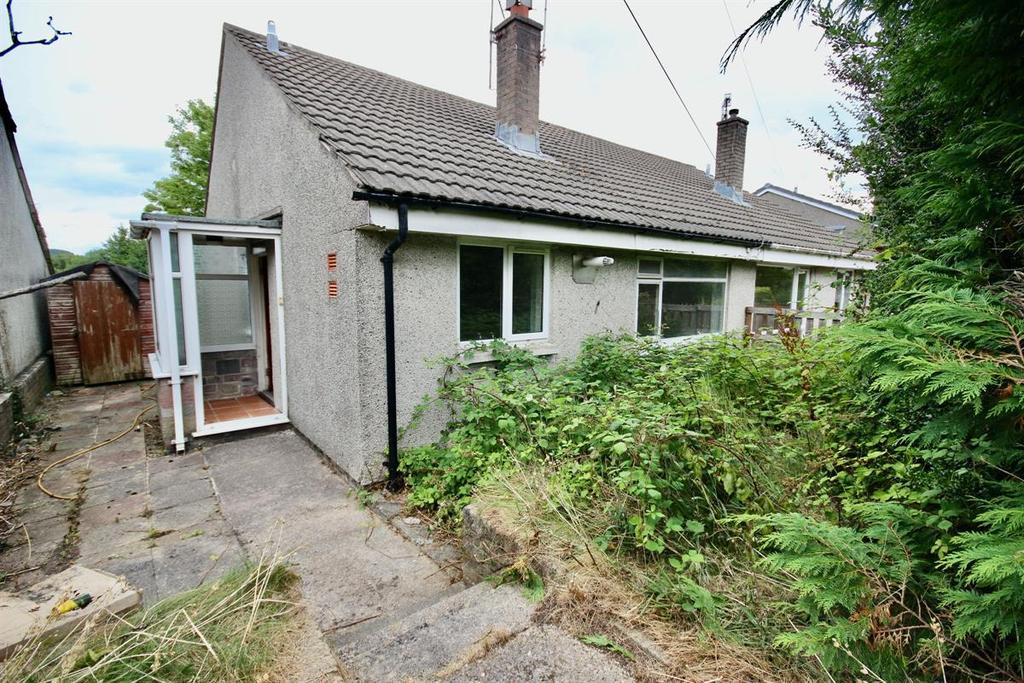 St. Davids Road, Maesycwmmer, Hengoed 2 bed bungalow £130,000