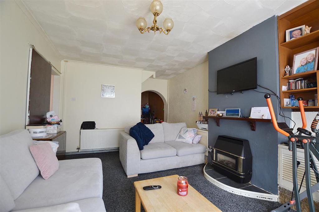 Munro Court, Pembroke Dock 2 bed terraced house for sale £85,000