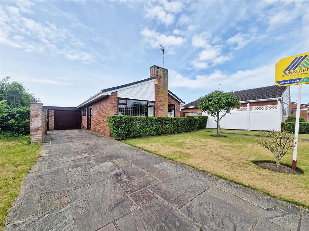 Hall Park Drive, Lytham 2 bed detached bungalow for sale £475,000