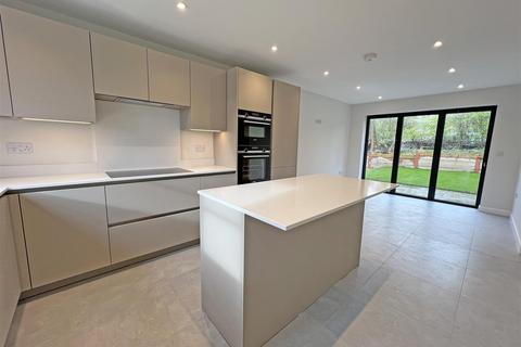 4 bedroom link detached house for sale, Stoke House, Bridgedale Rise, Medbourne