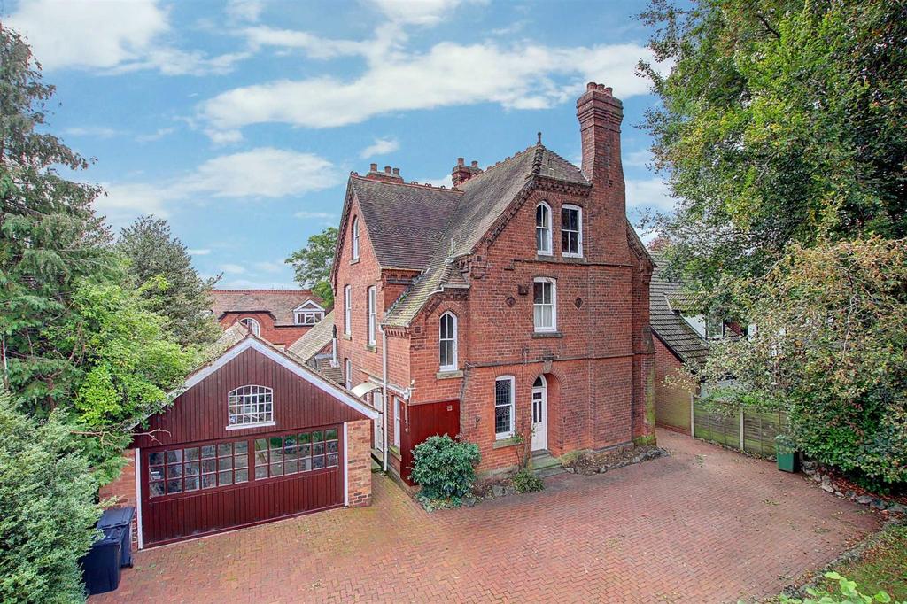 Norton Road, Stourbridge 7 bed detached house for sale £775,000
