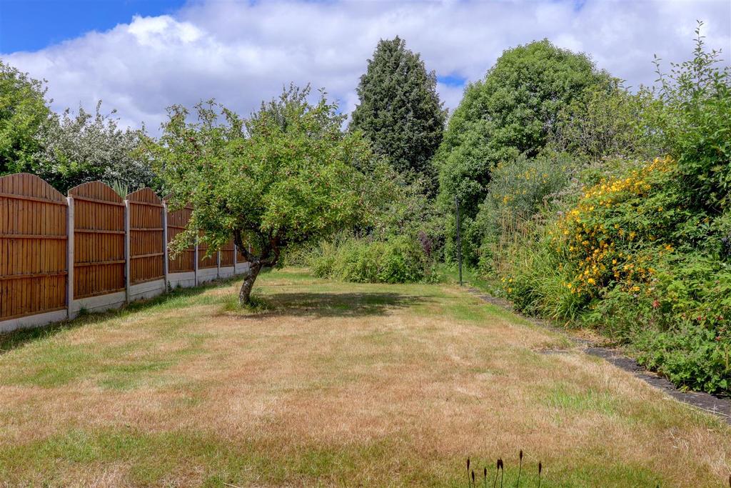 24 Manor Abbey Road, Halesowen 3 bed house £350,000