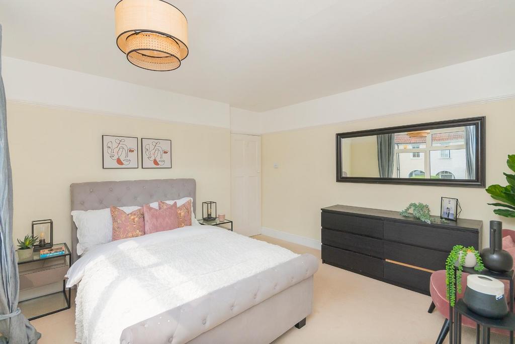 EVORGDROFTEM22 - Bedroom F.jpg