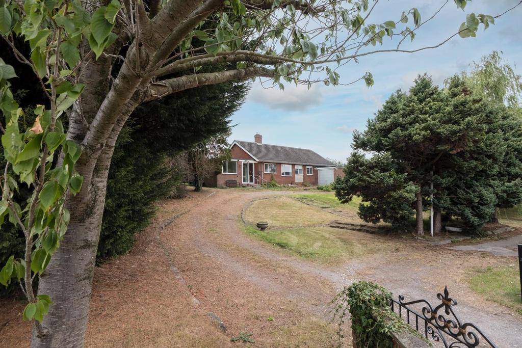 Harthill Road, Burwardsley 3 bed detached bungalow £695,000