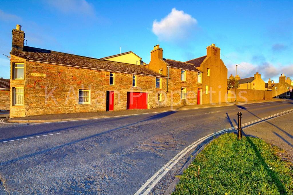 Whiteclett, St. Catherines Place... 5 bed semidetached house £190,000