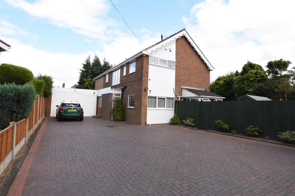 Whateley Lodge Drive, Castle Bromwich, Birmingham 4 bed detached house