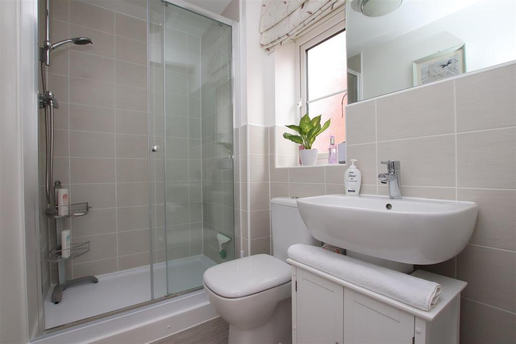 Ensuite.JPG