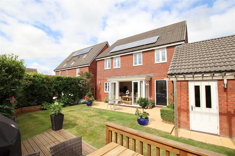 3 Albatross Road, Exeter, EX2 7SB