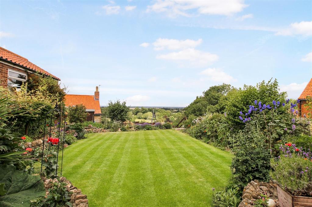 North End, Fulbeck, Grantham 3 bed house for sale £365,000