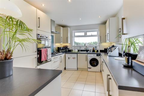 44 Marine Crescent, Goring By Sea, Worthing, BN12 4JG