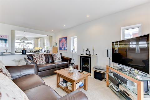 44 Marine Crescent, Goring By Sea, Worthing, BN12 4JG