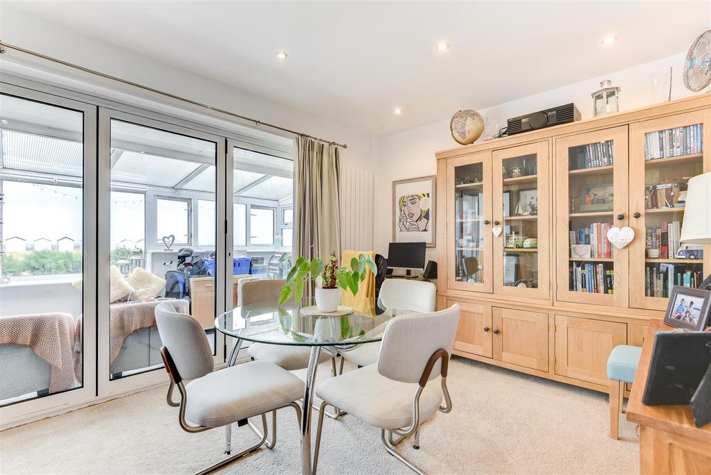 44 Marine Crescent-8.jpg