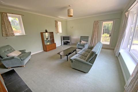 3 bedroom bungalow for sale - Morland Avenue, Stoneygate