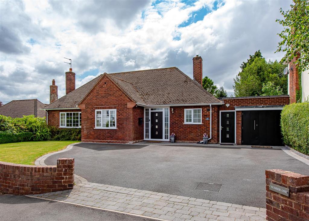 1 Springhill Park, Lower Penn 2 bed detached bungalow for sale £595,000