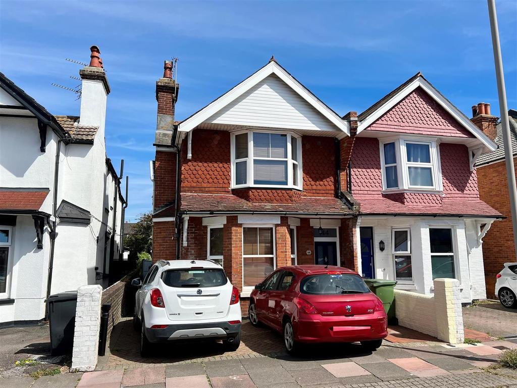 Cavendish Avenue, Eastbourne 4 bed semidetached house £400,000