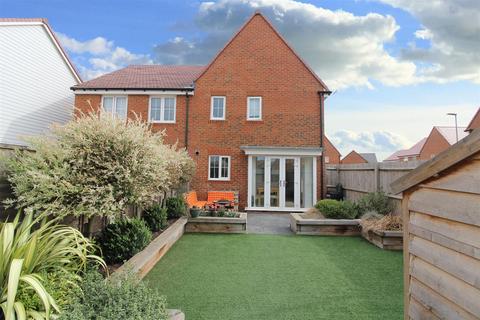 7 Cornflower Avenue, Hythe, CT21 4AY