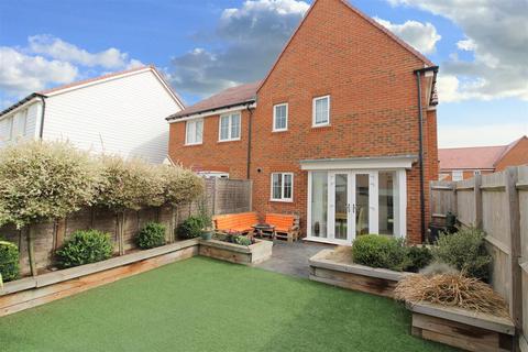 7 Cornflower Avenue, Hythe, CT21 4AY