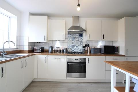 7 Cornflower Avenue, Hythe, CT21 4AY