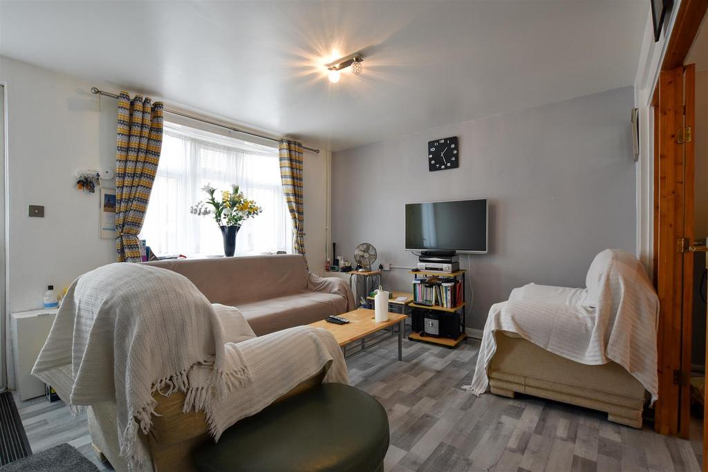 Winstanley Road, Wellingborough 3 bed house for sale £209,995