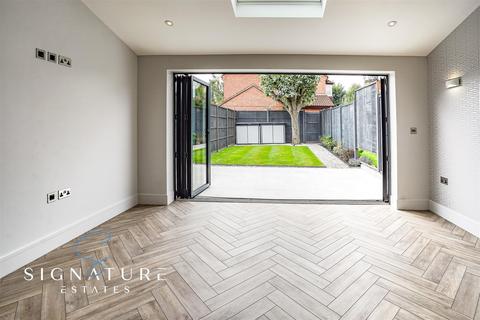 6a Berkeley Close, Abbots Langley, WD5 0XA