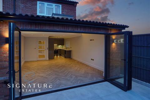 6a Berkeley Close, Abbots Langley, WD5 0XA