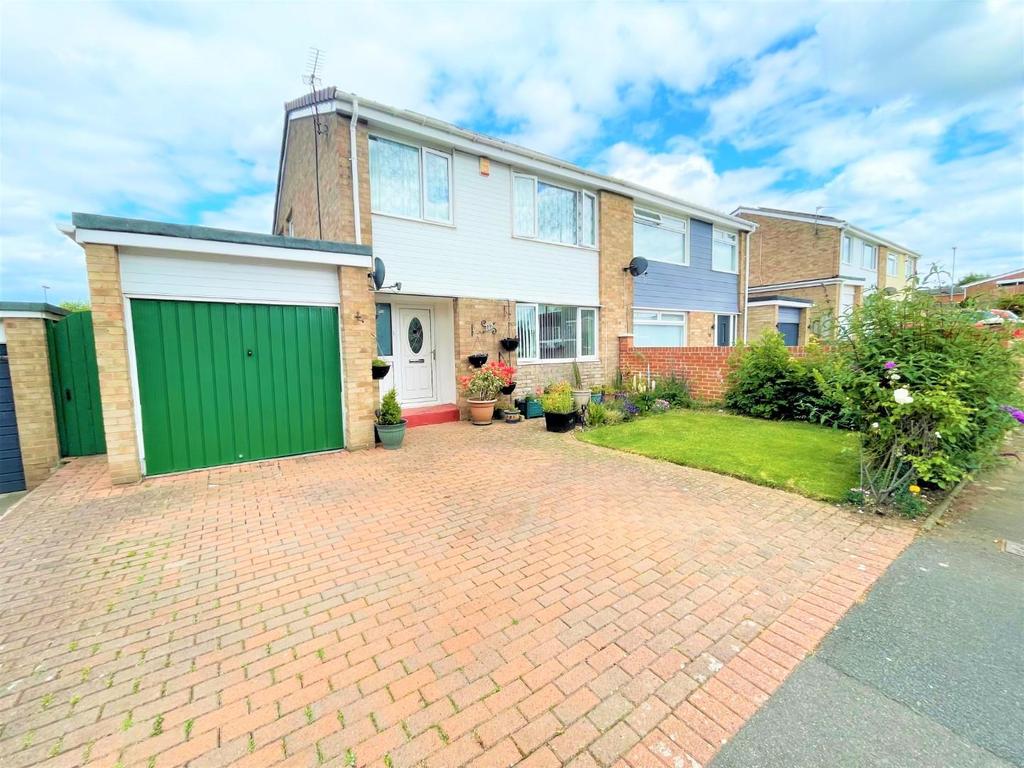 Birchwood Road, MartonInCleveland, Middlesbrough 3 bed semidetached