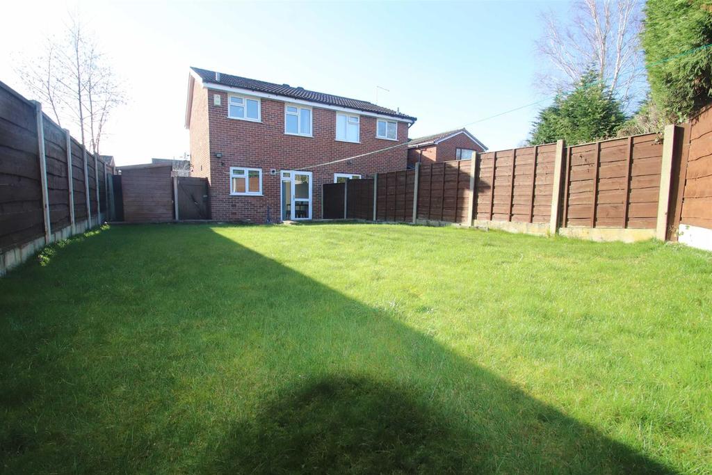 Muirfield Close, Wilmslow 2 bed semidetached house £1,100 pcm (£254 pw)